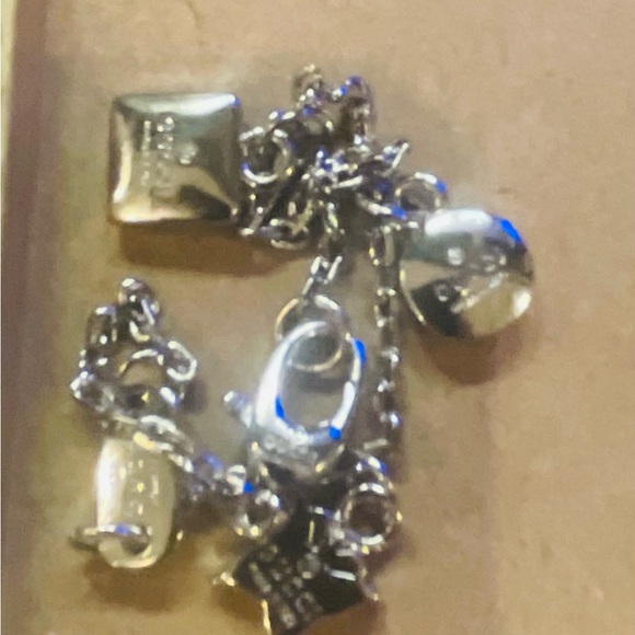 Adorable Gucci silver Charm Bracelet - Picture 3 of 4